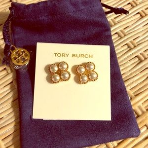 Rope clover pearl Tory Burch earrings